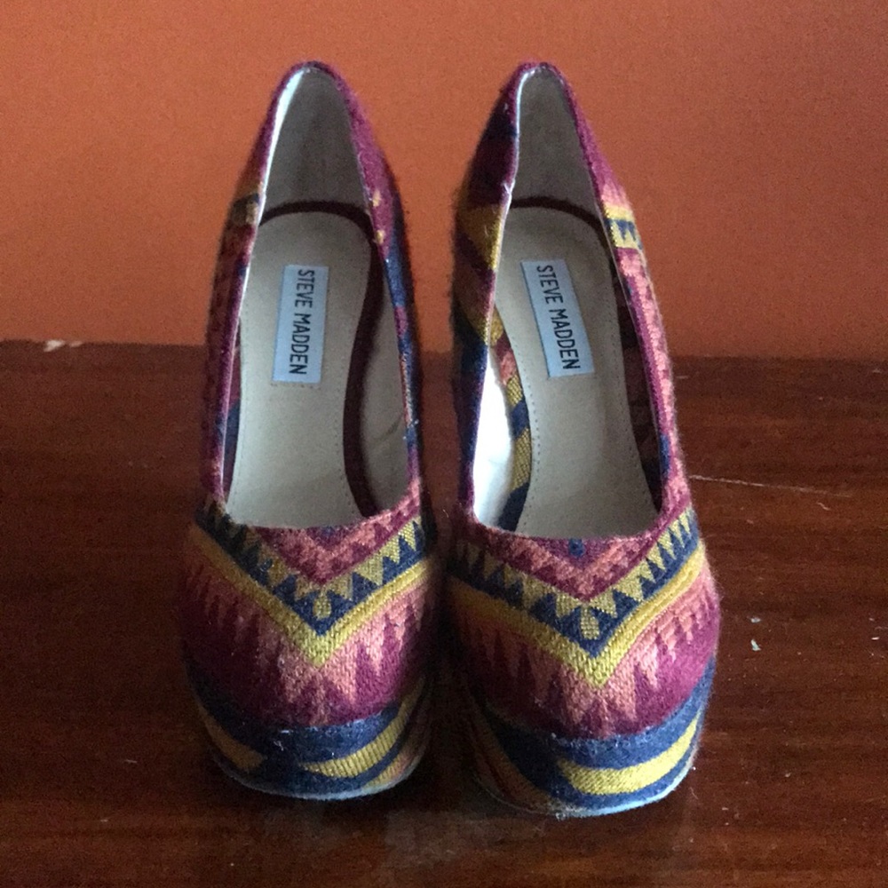 Steve Madden Aztec platform wedge